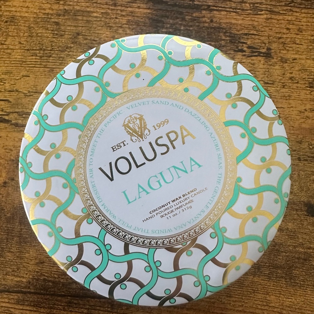 Voluspa Laguna Candle - White, Gold, and Green